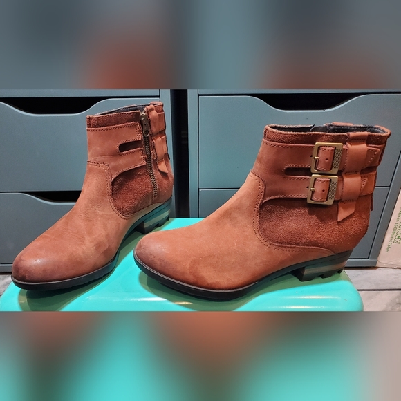 SOREL Lolla Bootie ☆ Waterproof Zip-Up Ankle Boot ☆ Size 8 Womens - Picture 3 of 14